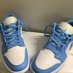 Air Jordan 1 low UNC women’s